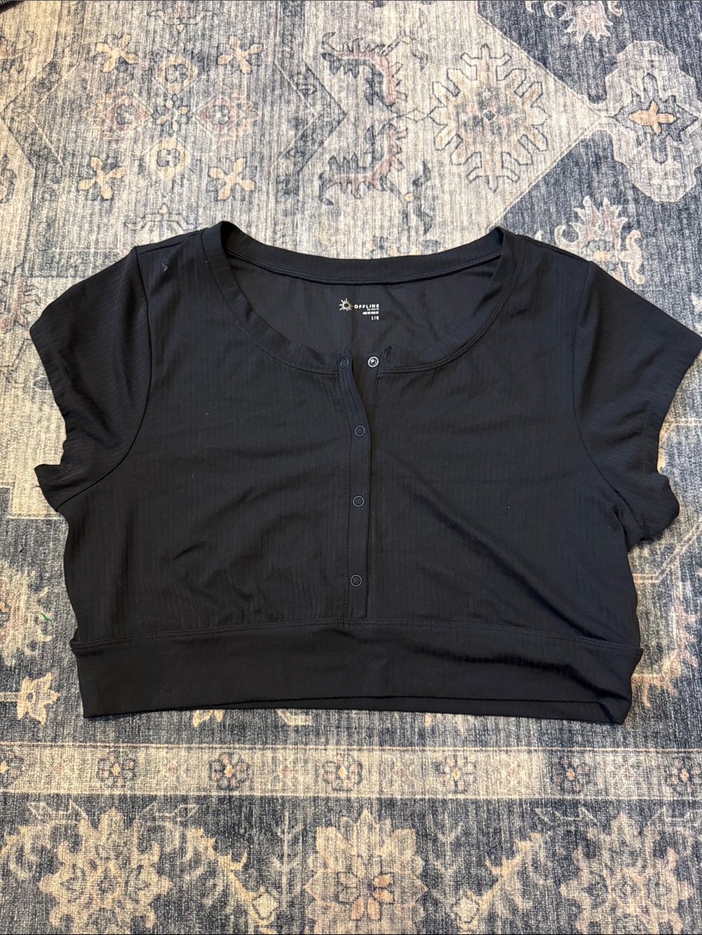 aerie Black Ribbed Short-Sleeve Snap Front Crop Top
